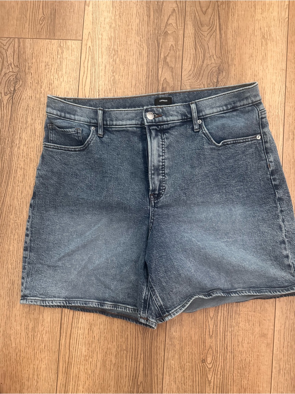 Express Women's Washed Blue Denim Shorts
